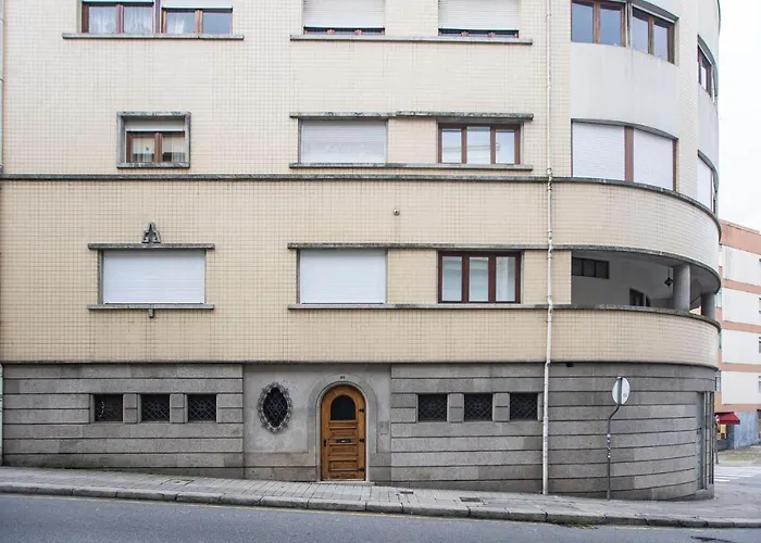 Tasteful 2br Flat In Art District By Lovelystay *