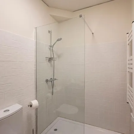 Tasteful 2br Flat In Art District By Lovelystay *