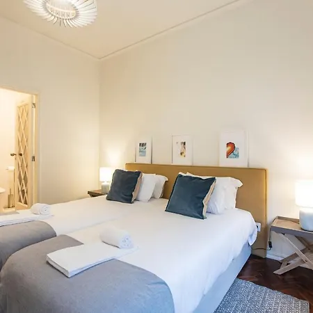 Tasteful 2br Flat In Art District By Lovelystay * ポルト