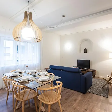 Tasteful 2br Flat In Art District By Lovelystay *