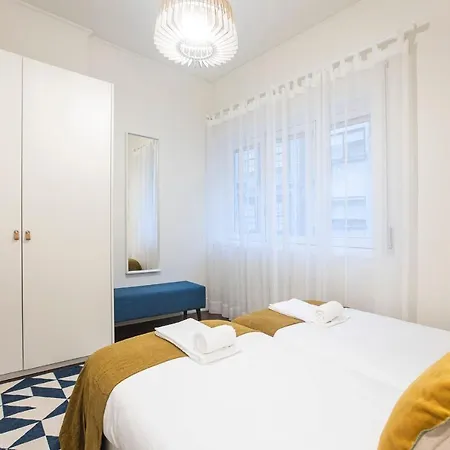 Tasteful 2br Flat In Art District By Lovelystay * ポルト
