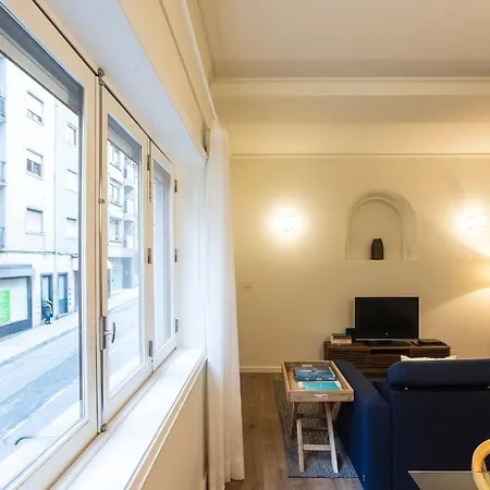 アパート Tasteful 2br Flat In Art District By Lovelystay ポルト