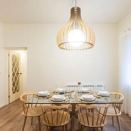 Tasteful 2br Flat In Art District By Lovelystay * Oporto